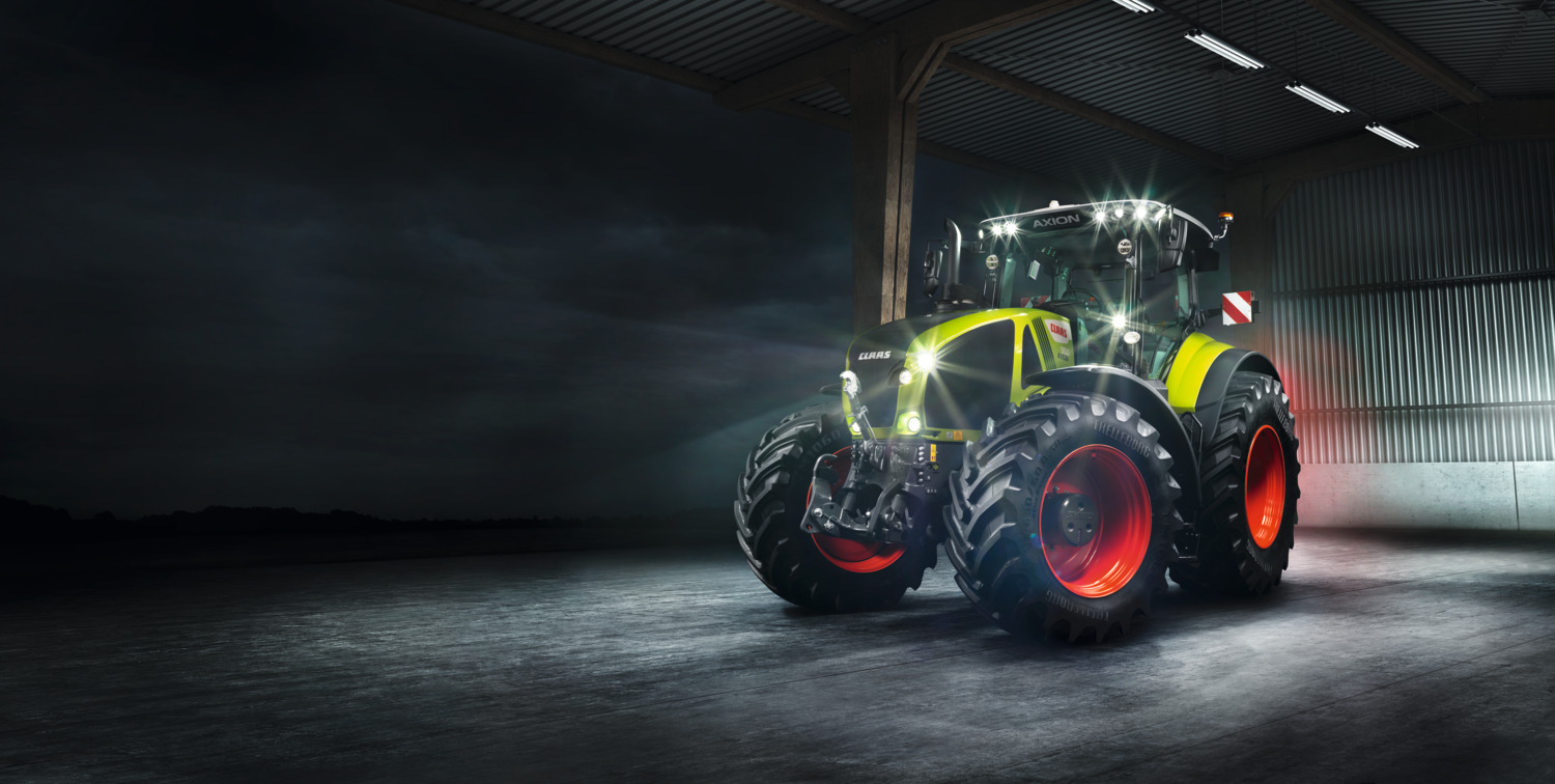 CLAAS AXION 900