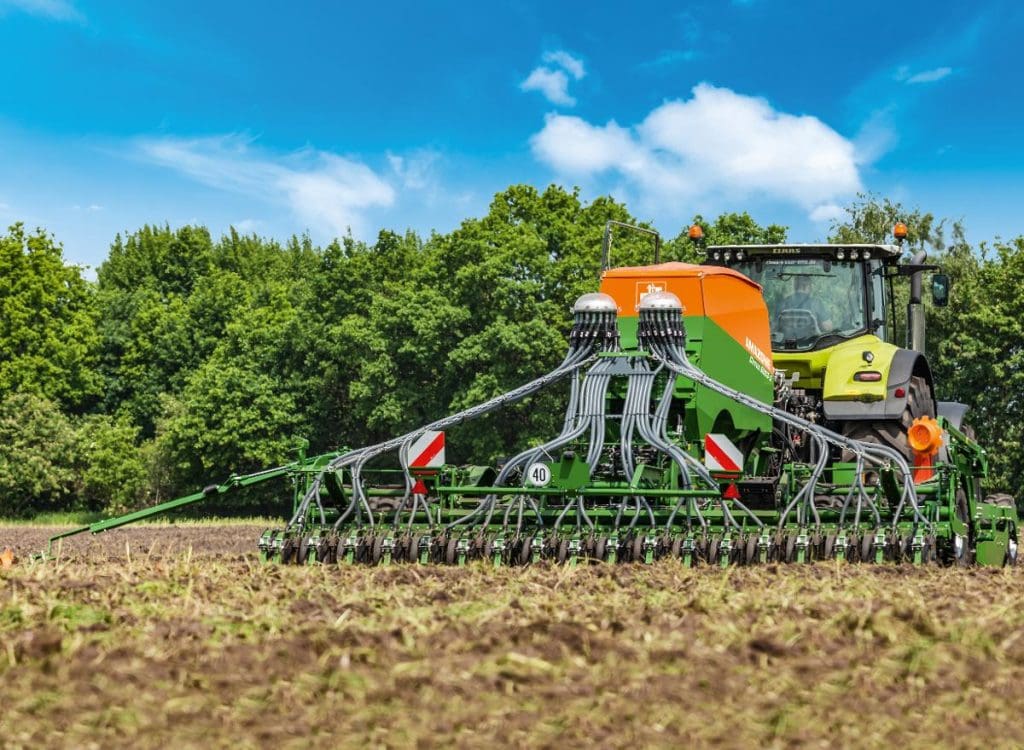 cirrus twin behind a tractor