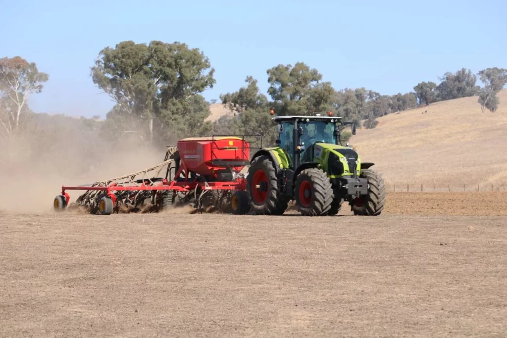 seed hawk 30 in action